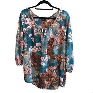 🎉3 for $15🎉 Sky Plus floral blouse 1X